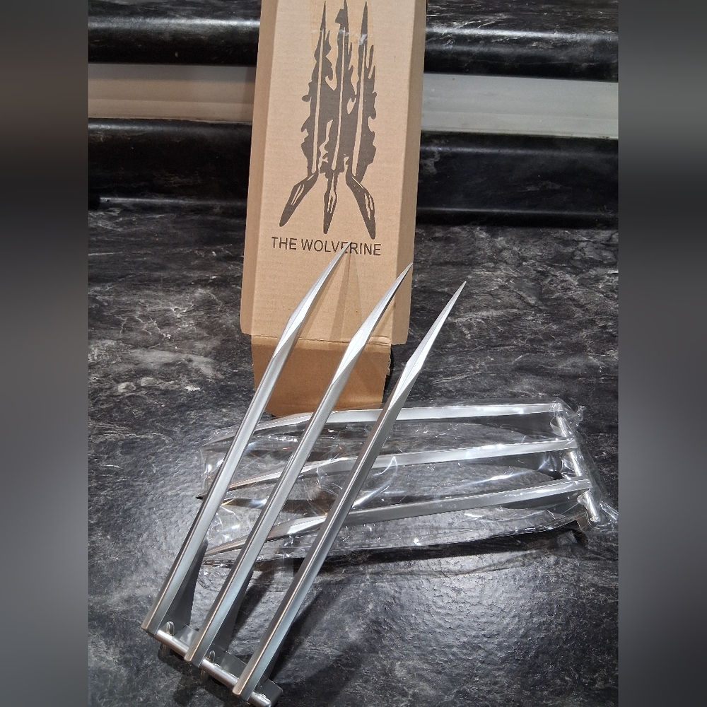 NEW Marvel Wolverine Cosplay Costume Claws